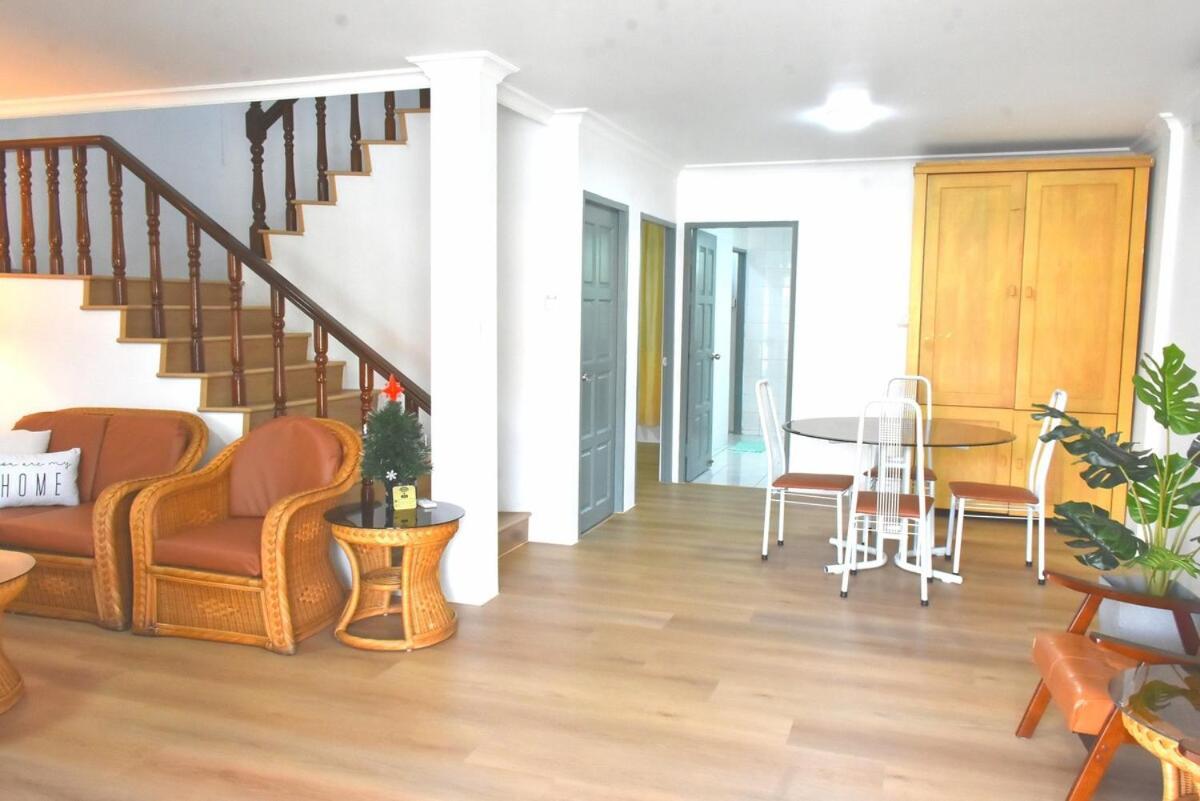 Rain Tree Homestay Bintulu Luaran gambar